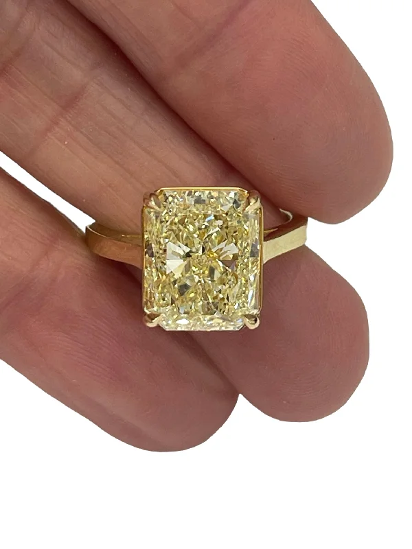 Lab Grown Diamond Engagement RingsRadiant Cut Fancy Yellow Internally Flawless GIA Diamond RIng Yellow Gold 18kt