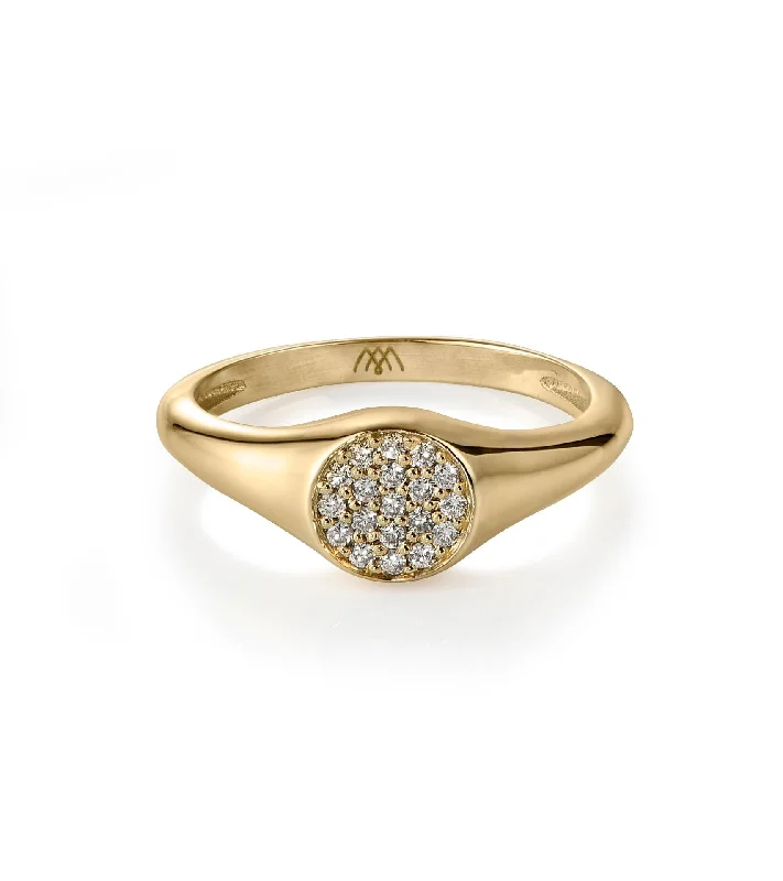 Trendy rings with modern designs for youthful flair -Diamond Disk 18K Gold Signet Ring