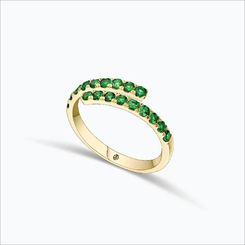 Rings featuring pearls for classic finger sophistication -Initha 18K Gold Ring w. Tsavorite