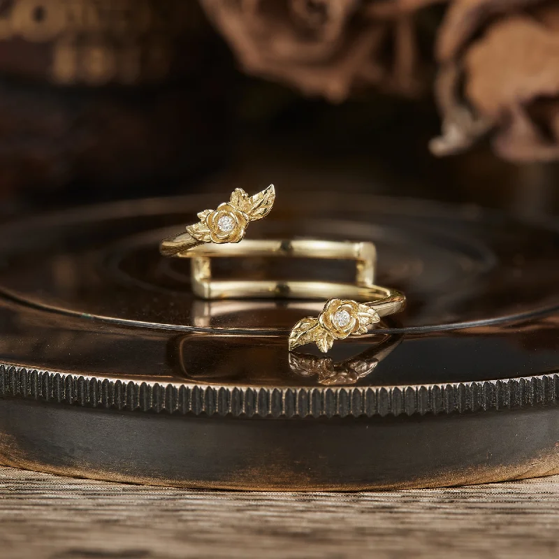 Natural rings with raw stones for organic appeal -Wedding Rings Adorned with Nature's Floral Elegance