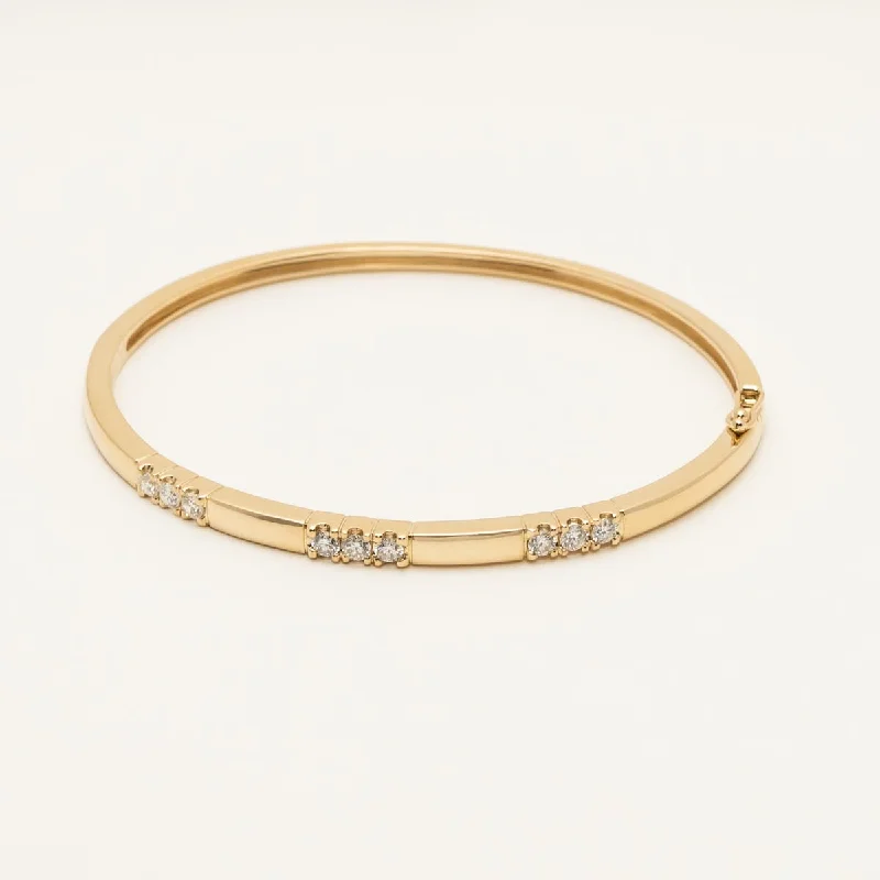 Classic chain-link bracelets for women who love timeless, versatile jewelry choices -Diamond Bangle Bracelet in 14kt Yellow Gold (5/8ct tw)